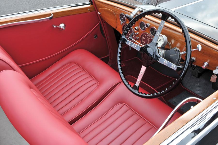 Интерьер Talbot-Lago T23 Mayor Cabriolet 1938 года  (фото 2 из 18)